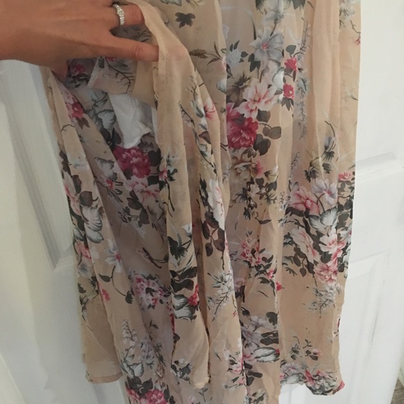 Halter dress - Picture 3 of 3